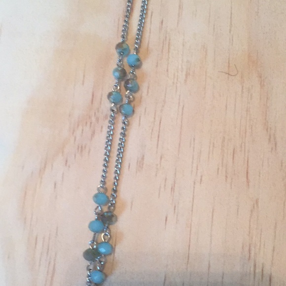 Turquoise stone and bead necklace - Picture 2 of 3
